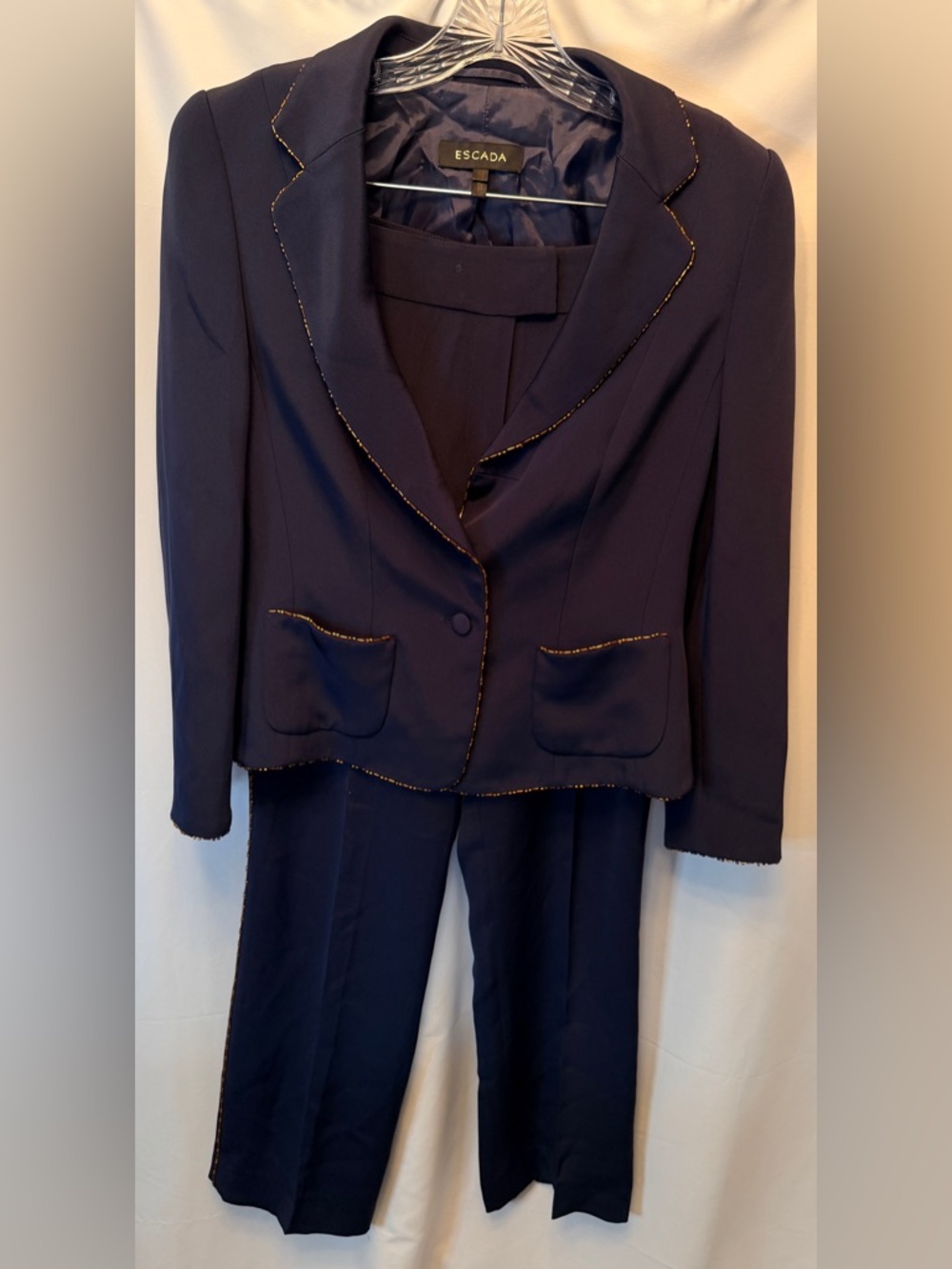 Escada Size 38 Med 2-Piece 100% Silk Beaded Pant Suit Navy Blue Shoulder Pads‎